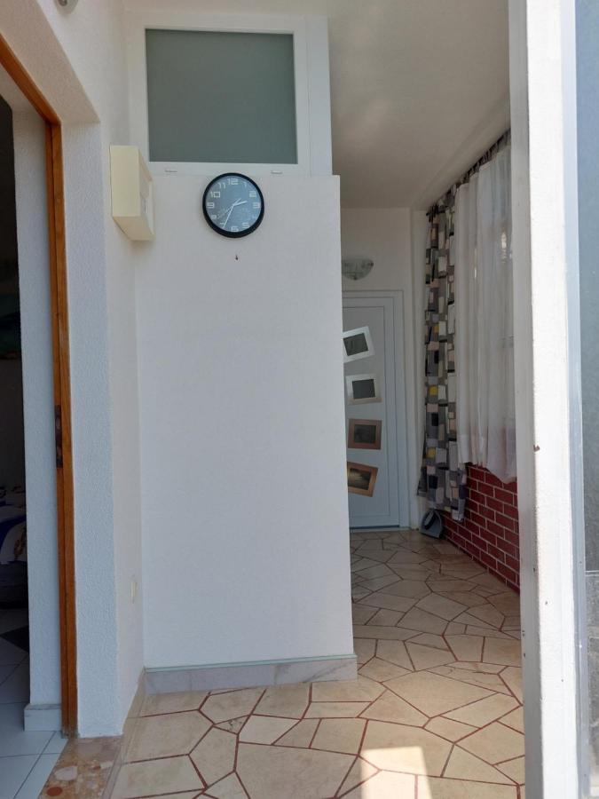 Apartmani Luka Baška Voda エクステリア 写真