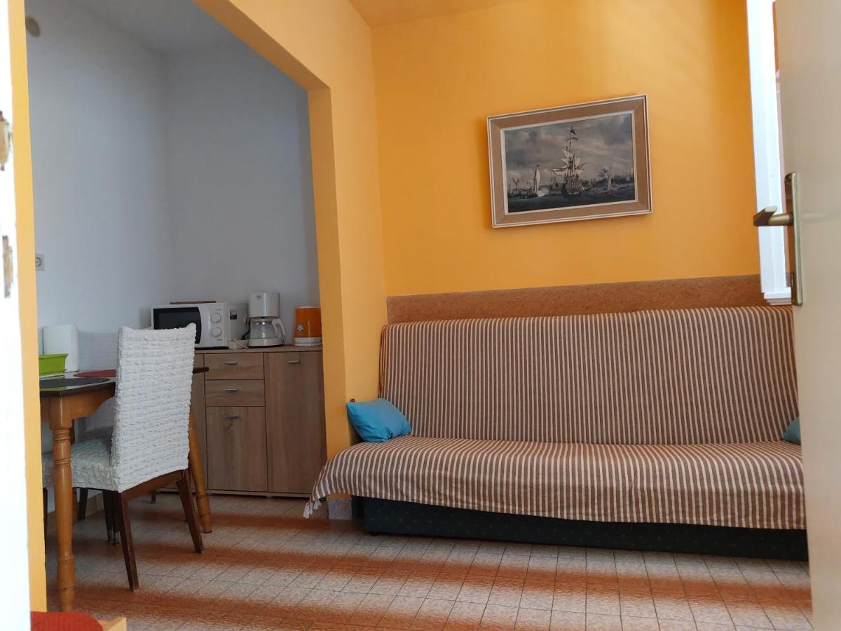 Apartmani Luka Baška Voda エクステリア 写真