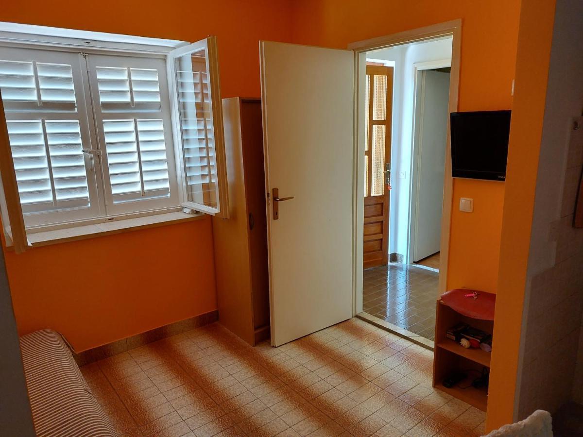Apartmani Luka Baška Voda エクステリア 写真
